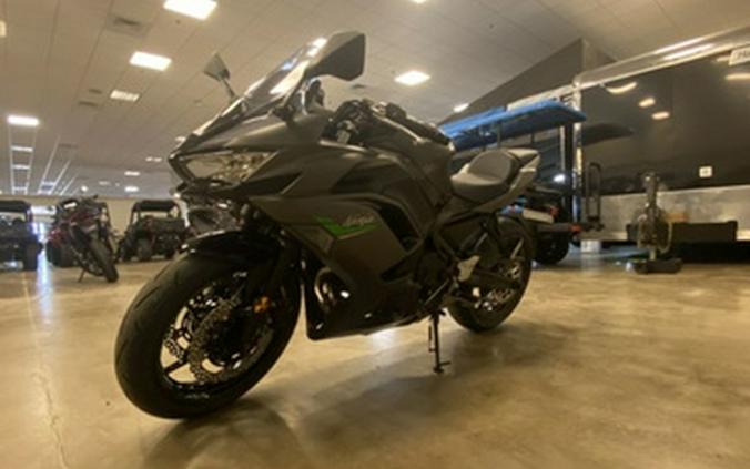 2024 Kawasaki Ninja 650 Metallic Matte Graphenesteel Gray/Ebony