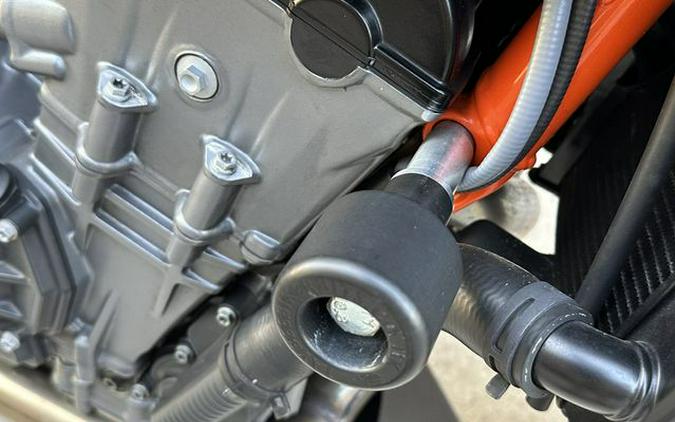 2022 KTM 890 DUKE R