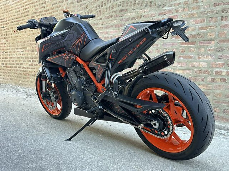 2022 KTM 890 DUKE R