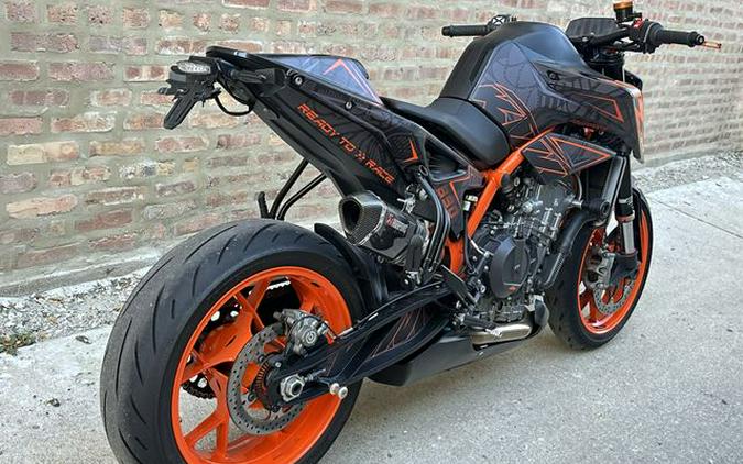 2022 KTM 890 DUKE R