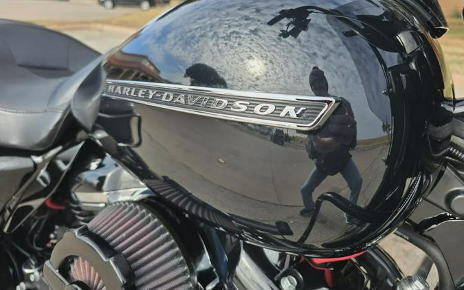 2018 Harley-Davidson® Road King® Special