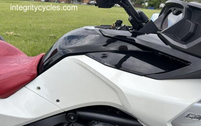 2017 Can-Am® Spyder® F3-T 6-Speed Semi-Automatic (SE6)