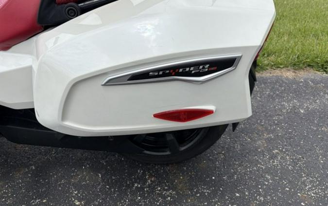 2017 Can-Am® Spyder® F3-T 6-Speed Semi-Automatic (SE6)