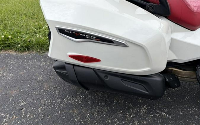 2017 Can-Am® Spyder® F3-T 6-Speed Semi-Automatic (SE6)