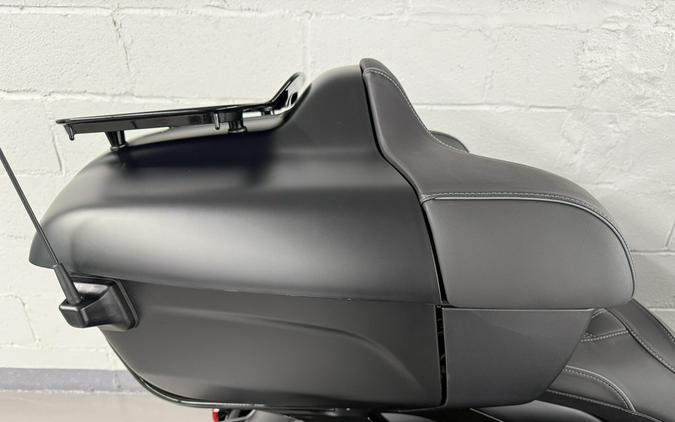 2026 Indian Pursuit Dark Horse