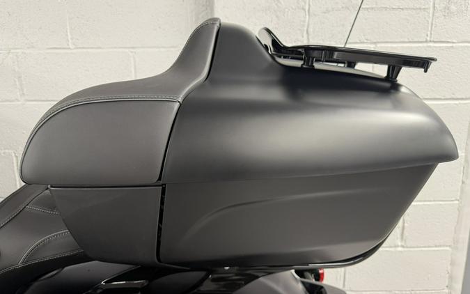 2026 Indian Pursuit Dark Horse