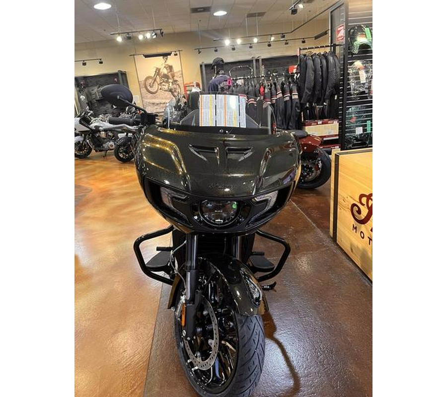 2024 Indian Motorcycle® Challenger® Dark Horse® Icon Smoky Quartz Metallic Pearl/Black Metallic