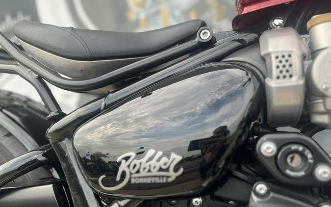 2022 Triumph Bonneville Bobber Cordovan Red