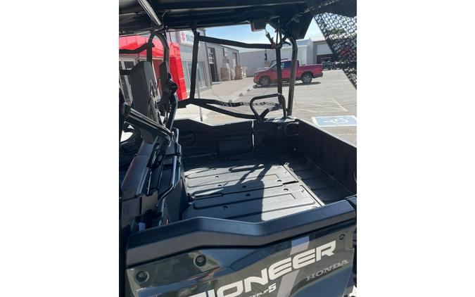 2025 Honda Pioneer 1000-5 Deluxe