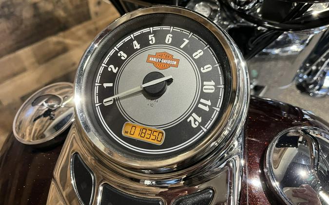 2011 Harley-Davidson® Heritage Softail® Classic Two-Tone Merlot Sunglo/Vivid Black FLSTC