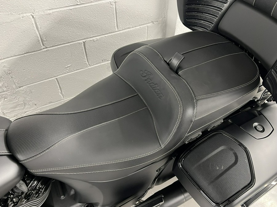 2025 Indian ROADMASTER DARK HORSE WITH POWERBAND AUDIO PACKAGE
