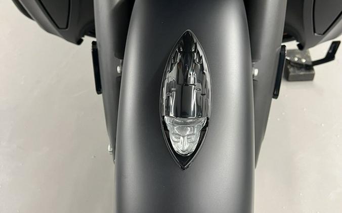 2025 Indian ROADMASTER DARK HORSE WITH POWERBAND AUDIO PACKAGE