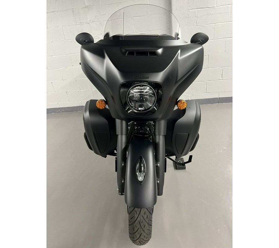 2025 Indian ROADMASTER DARK HORSE WITH POWERBAND AUDIO PACKAGE