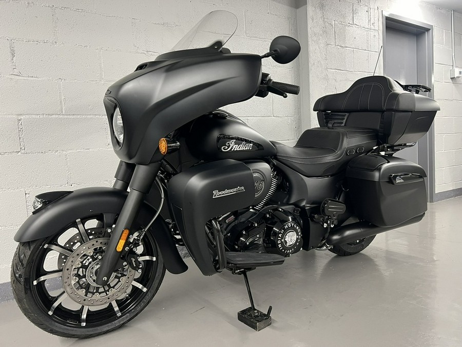 2025 Indian ROADMASTER DARK HORSE WITH POWERBAND AUDIO PACKAGE
