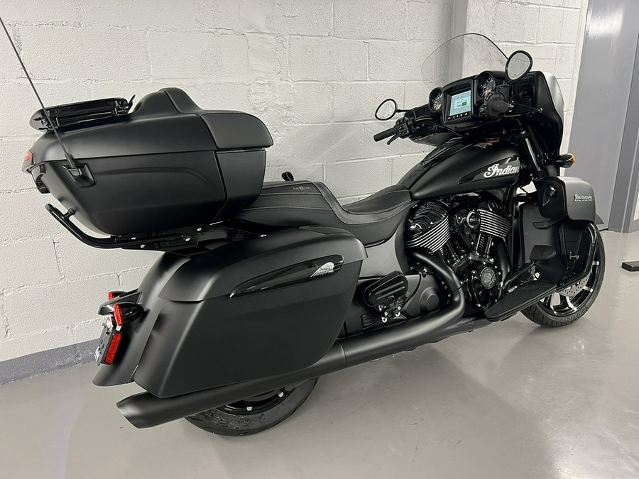 2025 Indian ROADMASTER DARK HORSE WITH POWERBAND AUDIO PACKAGE
