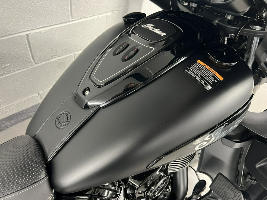 2025 Indian ROADMASTER DARK HORSE WITH POWERBAND AUDIO PACKAGE