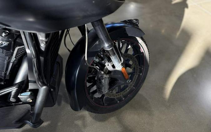 2021 Indian Motorcycle® Challenger® Dark Horse Thunder Black Smoke