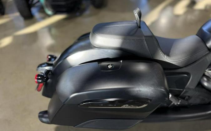 2021 Indian Motorcycle® Challenger® Dark Horse Thunder Black Smoke
