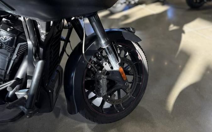 2021 Indian Motorcycle® Challenger® Dark Horse Thunder Black Smoke