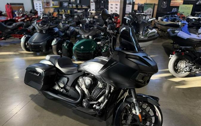 2021 Indian Motorcycle® Challenger® Dark Horse Thunder Black Smoke