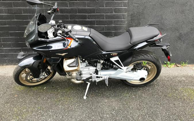 2024 Moto Guzzi V100 Mandello