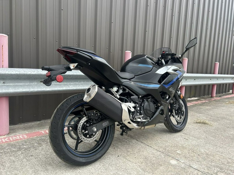 2025 Kawasaki Ninja 500 ABS Metallic Flat Spark Black/Metallic ABS