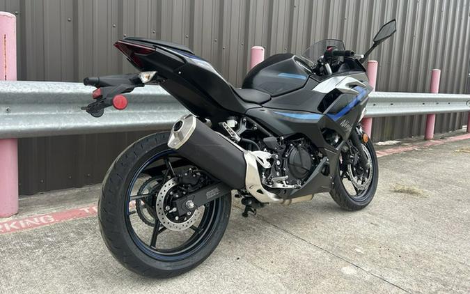 2025 Kawasaki Ninja 500 ABS Metallic Flat Spark Black/Metallic ABS