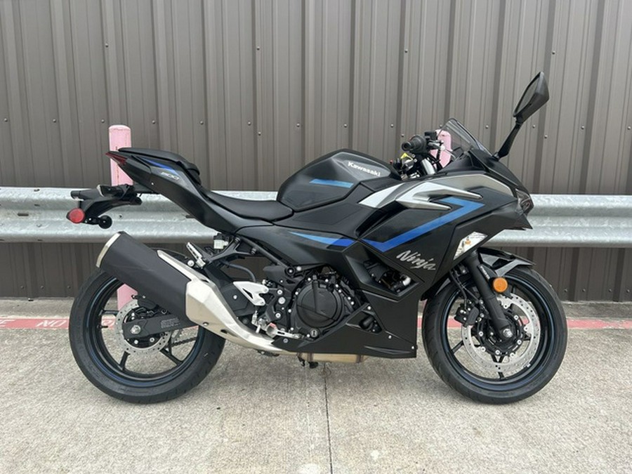 2025 Kawasaki Ninja 500 ABS Metallic Flat Spark Black/Metallic ABS