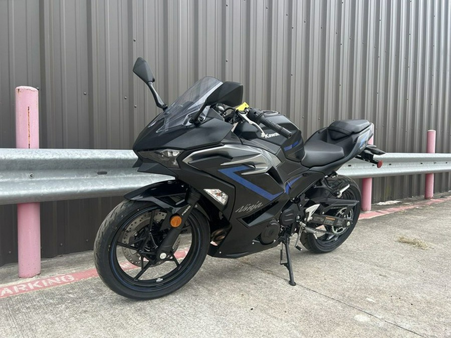 2025 Kawasaki Ninja 500 ABS Metallic Flat Spark Black/Metallic ABS