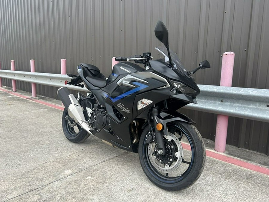 2025 Kawasaki Ninja 500 ABS Metallic Flat Spark Black/Metallic ABS