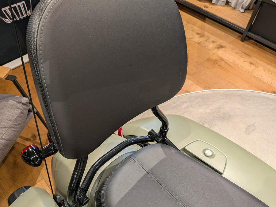 2025 Indian Motorcycle Challenger® Dark Horse® 112