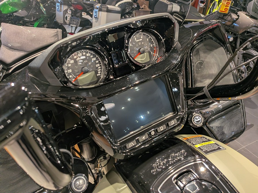 2025 Indian Motorcycle Challenger® Dark Horse® 112