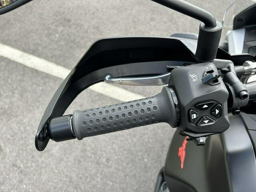 2025 Moto Guzzi V85 Strada