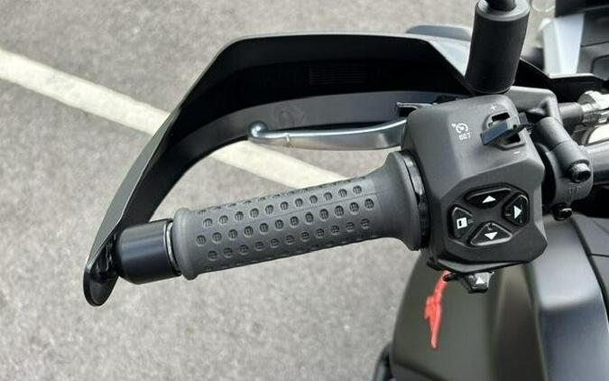 2025 Moto Guzzi V85 Strada