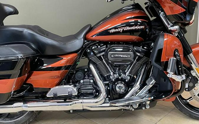 2017 Harley-Davidson® FLHXSE - CVO™ Street Glide®