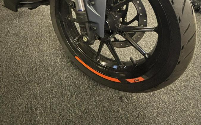 2023 KTM Duke 390