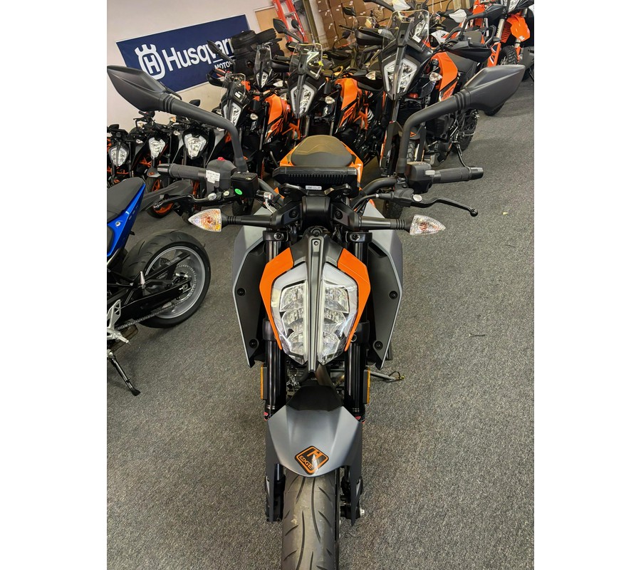 2023 KTM Duke 390