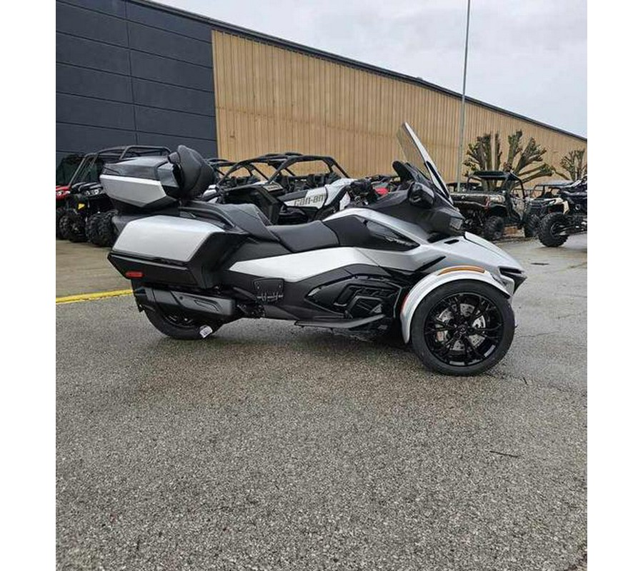 2024 Can-Am® Spyder RT Limited Dark Wheels