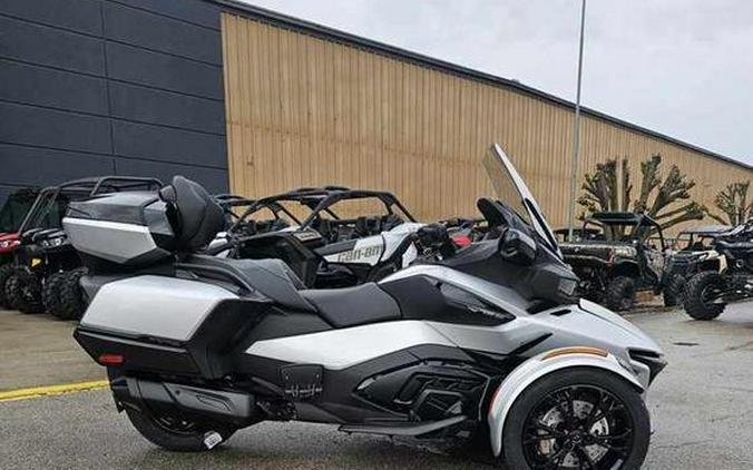 2024 Can-Am® Spyder RT Limited Dark Wheels