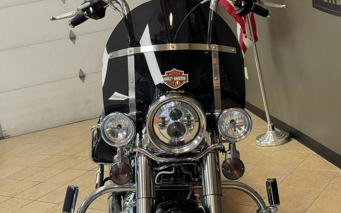 2017 Harley-Davidson® FLSTC - Heritage Softail® Classic