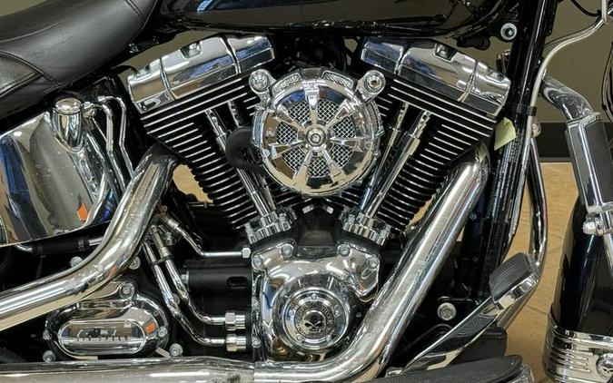 2017 Harley-Davidson® FLSTC - Heritage Softail® Classic