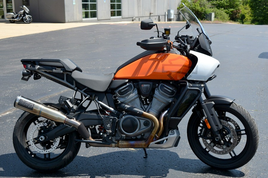 2021 Harley-Davidson® Pan America™ 1250 Special Baja Orange/Stonewashed White Pearl