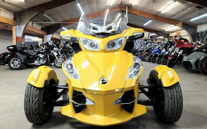 2013 Can-Am Spyder RT-S SE5 - FP8864