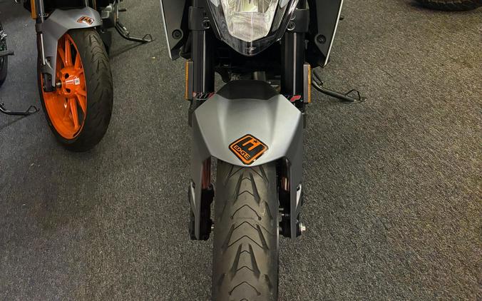 2023 KTM Duke 200