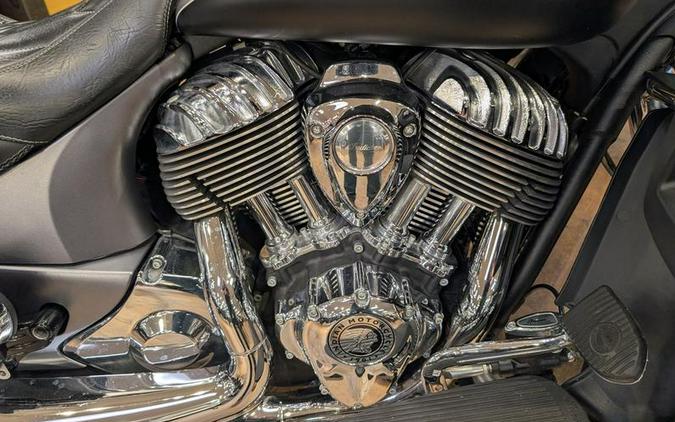 2019 Indian Motorcycle® Roadmaster® Steel Gray Smoke / Thunder Black Smoke