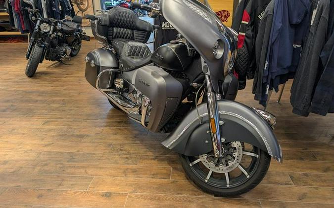 2019 Indian Motorcycle® Roadmaster® Steel Gray Smoke / Thunder Black Smoke