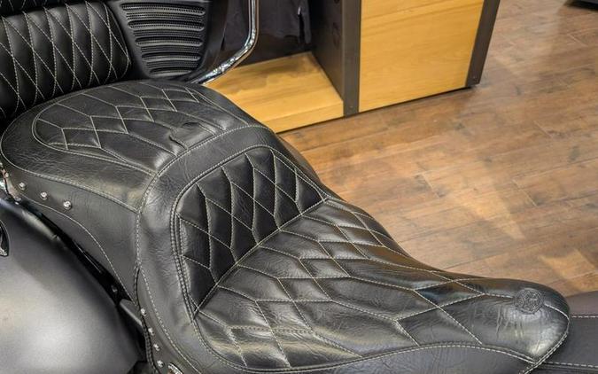 2019 Indian Motorcycle® Roadmaster® Steel Gray Smoke / Thunder Black Smoke