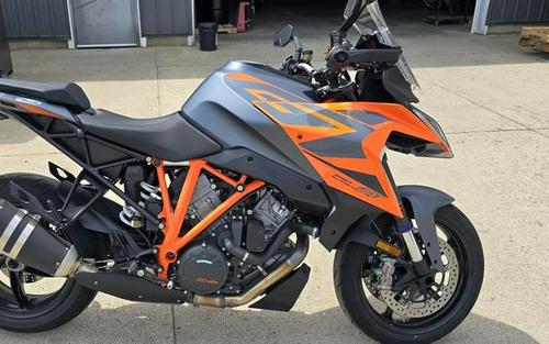 2023 KTM 1290 Super Duke GT