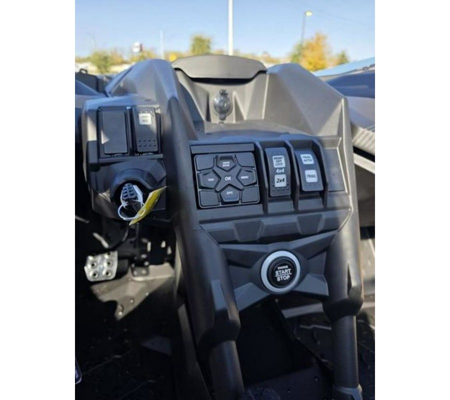 2026 Can-Am® Maverick X3 MAX RS Turbo Scandi Blue & Orange Crush