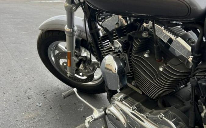 2016 Harley-Davidson 1200 Custom XL1200C